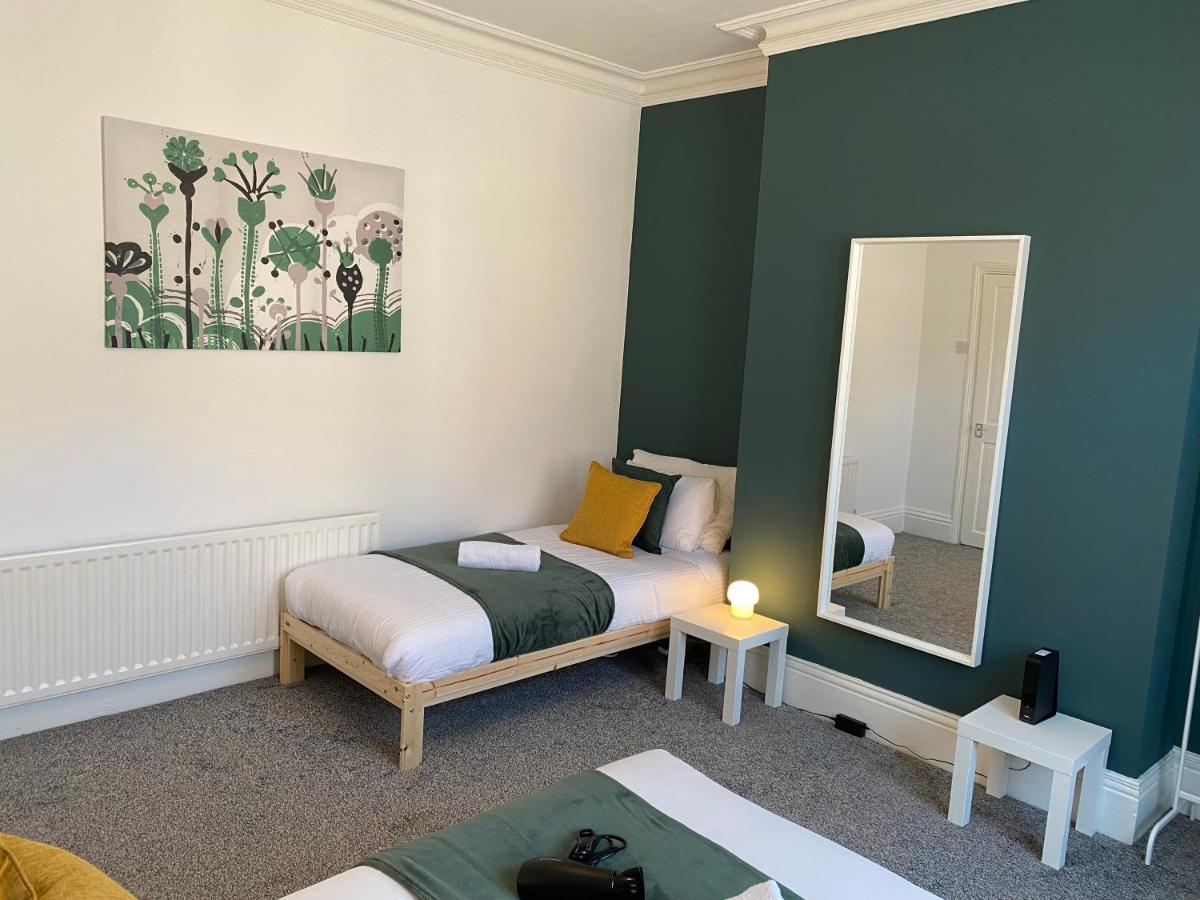 Kitchener - Wonderful 2-Bedroom Apt Sleeps 5 Free Parking Free Wifi Gateshead Eksteriør bilde