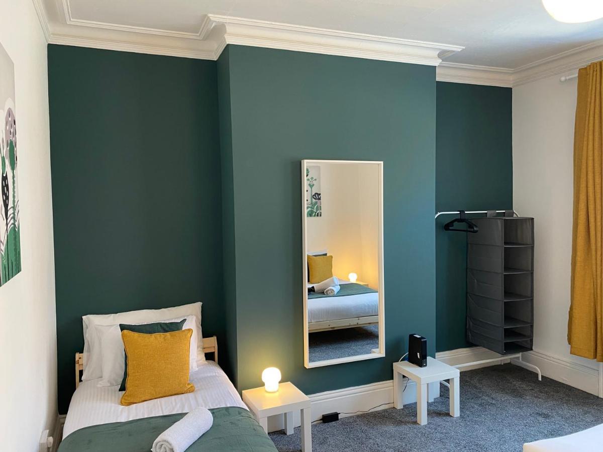 Kitchener - Wonderful 2-Bedroom Apt Sleeps 5 Free Parking Free Wifi Gateshead Eksteriør bilde