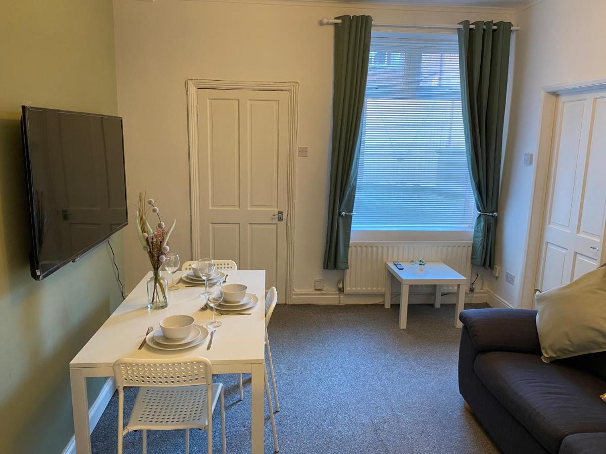 Kitchener - Wonderful 2-Bedroom Apt Sleeps 5 Free Parking Free Wifi Gateshead Eksteriør bilde