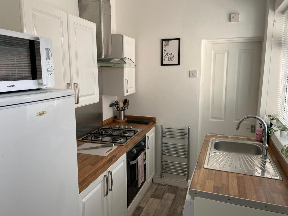 Kitchener - Wonderful 2-Bedroom Apt Sleeps 5 Free Parking Free Wifi Gateshead Eksteriør bilde
